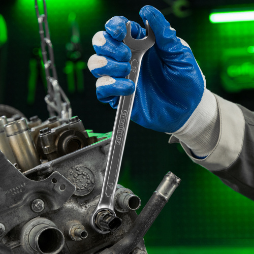 Набор инструментов, 1/2", 1/4", пластиковый кейс, 82 предмета Сибртех по ценам производителя в Москве с доставкой по всей России