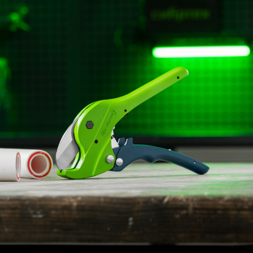 Ножницы для резки изделий из пластика, усиленные, полуавтомат, D до 35 мм Сибртех по ценам производителя в Москве с доставкой по всей России