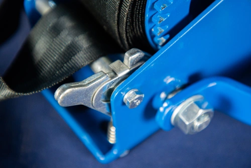 Лебедка ручная барабанная с лентой  0,5т 20 м оцинкованная TOR LHW по ценам производителя в Москве с доставкой по всей России