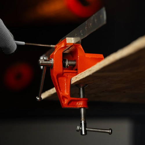 Тиски, 60 мм, крепление для стола Sparta по ценам производителя в Москве с доставкой по всей России