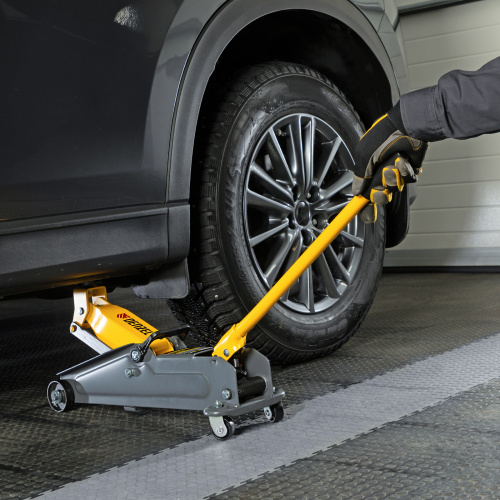 Домкрат гидравлический подкатной, 2 т, 135-385 мм Denzel по ценам производителя в Москве с доставкой по всей России