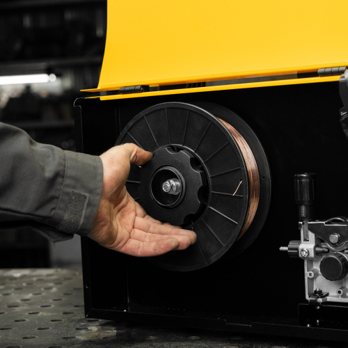 Аппарат инвертор. полуавтомат. cварки IMIG-205SDR, 200 А, ПВ 60%, катушка 5 кг Denzel по ценам производителя в Москве с доставкой по всей России