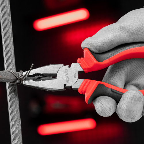 Плоскогубцы комбинированные, 180 мм, хром-ванадий, двухкомпонентные рукоятки Matrix по ценам производителя в Москве с доставкой по всей России