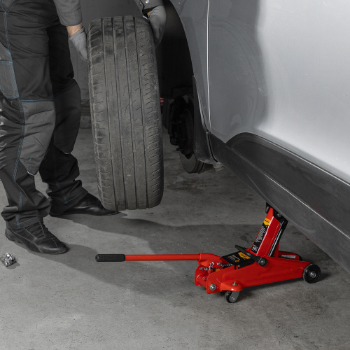 Домкрат гидравлический подкатной, 2 т, h подъема 125-300 мм, в пластиковом кейсе Sparta по ценам производителя в Москве с доставкой по всей России