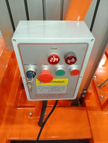 Подъемник мачтовый аккумуляторный 250 кг, 12/14 м, 24/80 В/Ач TOR GTWY12-320 DC 3-мачтовый по ценам производителя в Москве с доставкой по всей России