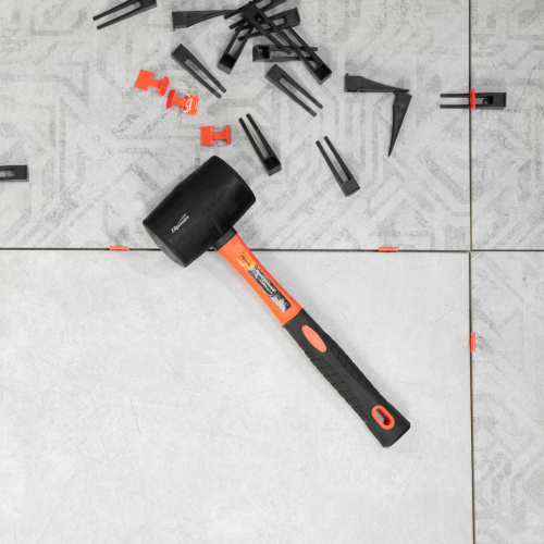 Киянка резиновая, 680 г, черная резина, фибергласовая рукоятка Sparta по ценам производителя в Москве с доставкой по всей России