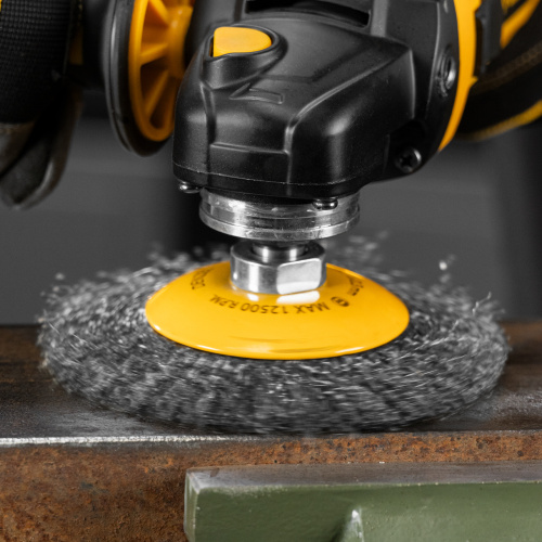 Щетка для УШМ, 125 мм, "Тарелка", витая нержавеющая проволока 0.3 мм, М14 Denzel по ценам производителя в Москве с доставкой по всей России