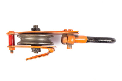 Блок монтажный однорольный с  ушком TOR 0,5 т с откидной щекой по ценам производителя в Москве с доставкой по всей России