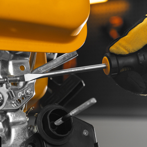 Отвертка, SL6x100 мм, S2, 3к рукоятка Denzel по ценам производителя в Москве с доставкой по всей России