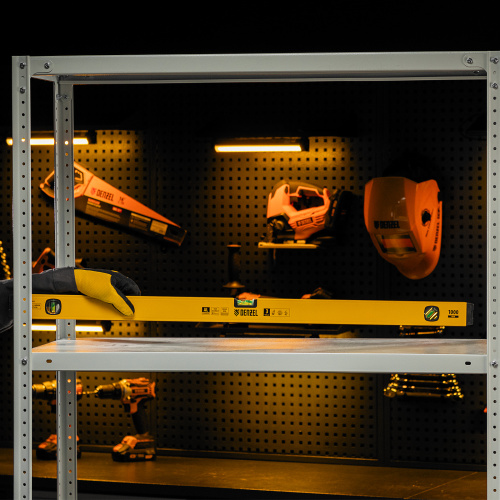 Уровень алюминиевый, магнит, фрезерованный, 3 глазка (1 зеркал.) 0,5 мм/м, 1000 мм Denzel по ценам производителя в Москве с доставкой по всей России