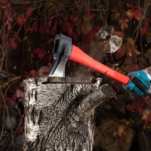 Топор-колун с клиновидным полотном 2000 г, фибергласовое обрезиненное топорище 880 мм Matrix по ценам производителя в Москве с доставкой по всей России