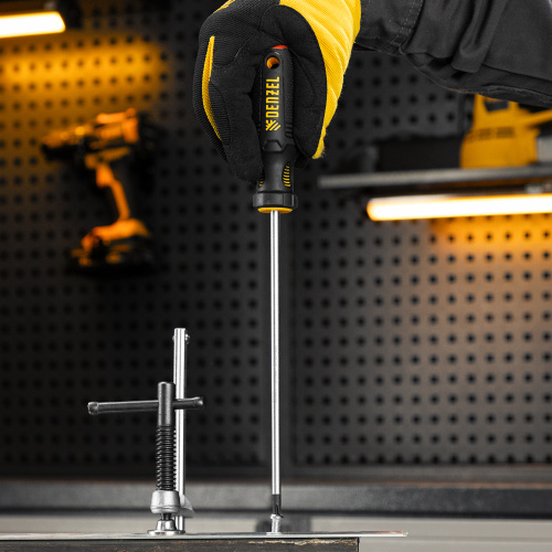 Отвертка, PH2х200 мм, S2, 3к рукоятка Denzel по ценам производителя в Москве с доставкой по всей России