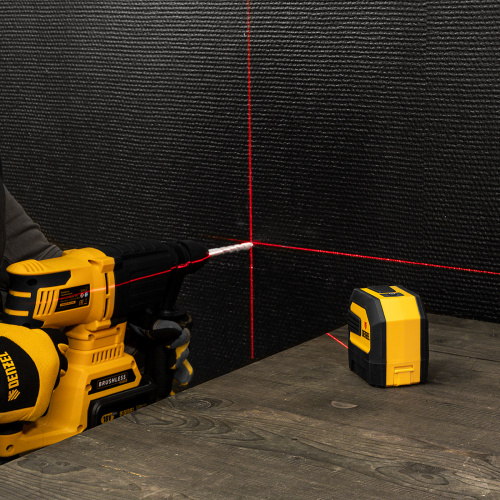 Лазерный уровень LX 02 Red, 20 м, 635 нм, резьба 1/4" Denzel по ценам производителя в Москве с доставкой по всей России