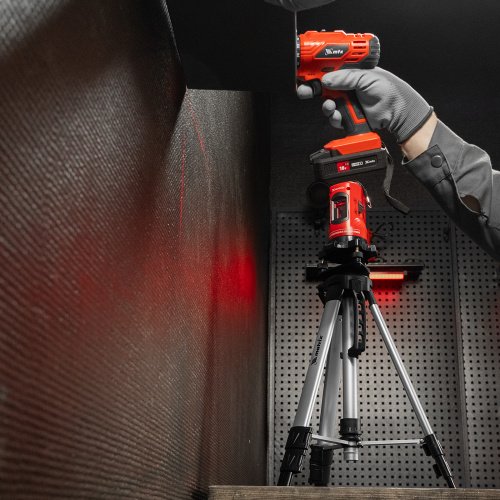 Лазерный уровень самовыравнивающийся, 150 мм, штатив 1150 мм, набор в пластиковом кейсе Matrix по ценам производителя в Москве с доставкой по всей России