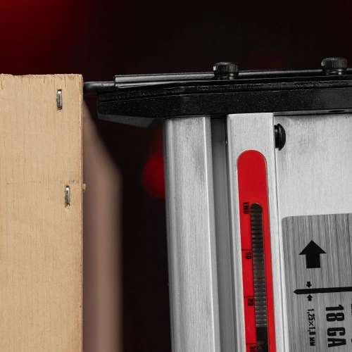 Нейлер-степлер пневматический 2 в 1, с регулировкой глубины забивания, гвозди 18GA, скобы 18GA Matrix по ценам производителя в Москве с доставкой по всей России