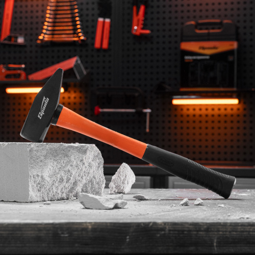 Молоток слесарный, 1500 г, фибергласовая обрезиненная рукоятка Sparta по ценам производителя в Москве с доставкой по всей России