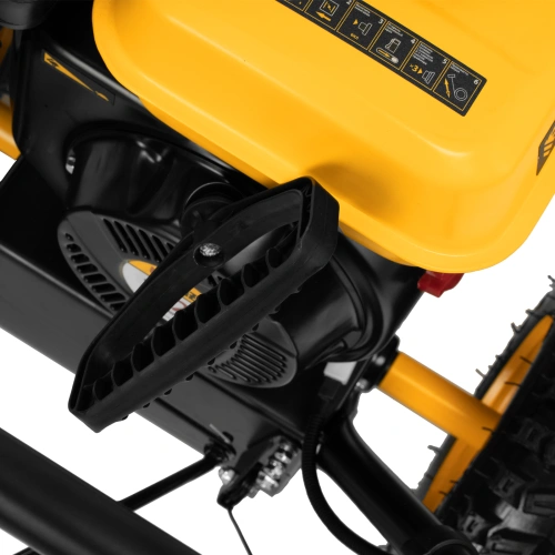 Бензиновая снегоуборочная машина SBM 610, 212 cc, ручной старт, фара Denzel по ценам производителя в Москве с доставкой по всей России