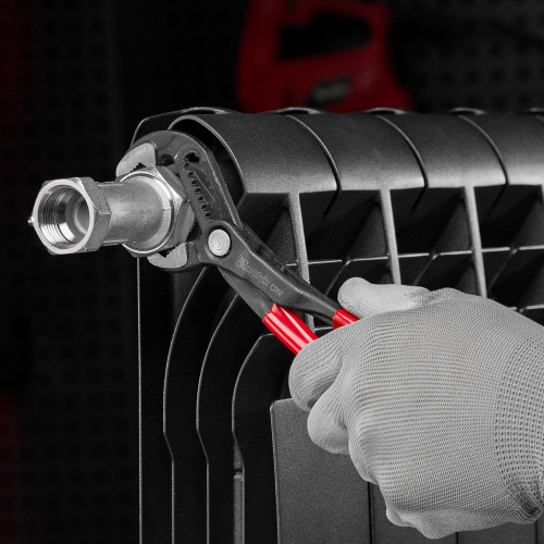 Клещи переставные 180 мм, кнопочный механизм, хром-ванадий, обливные рукоятки Matrix по ценам производителя в Москве с доставкой по всей России