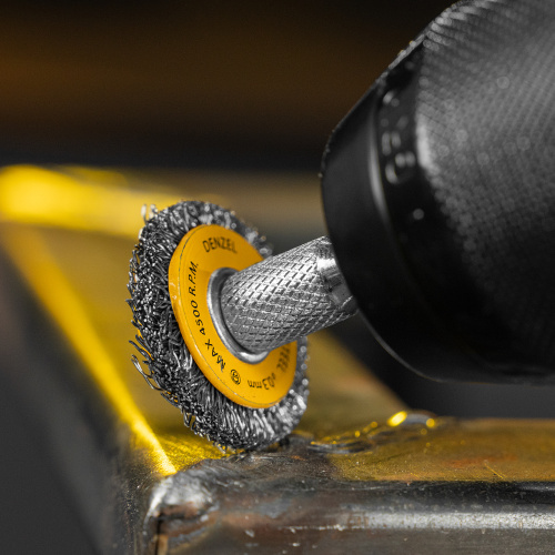 Набор щеток для дрели, 5 Плоских 25-38-50-63-75 мм, шпилька, нерж. вит. проволока Denzel по ценам производителя в Москве с доставкой по всей России