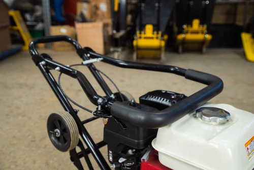 Виброплита 80 кг, 16кН (Honda) без бака колесный комплект TOR C-90L по ценам производителя в Москве с доставкой по всей России