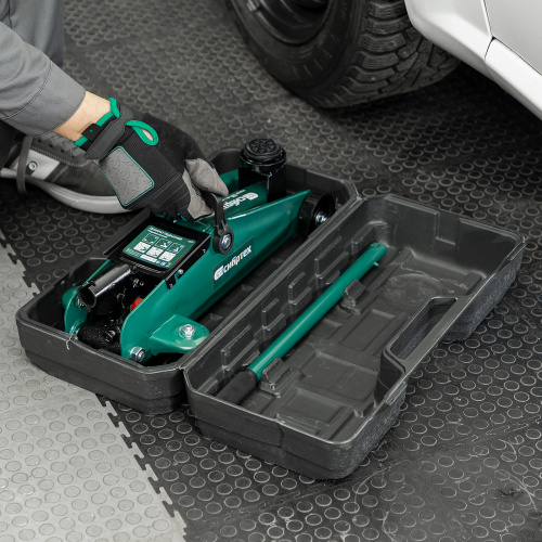 Домкрат гидравлический подкатной, 2 т, 135-320 мм, в пласт. кейсе Сибртех по ценам производителя в Москве с доставкой по всей России