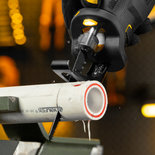 Пила сабельная аккумуляторная бесщет. RS-250, Li-Ion, 20 В Denzel по ценам производителя в Москве с доставкой по всей России