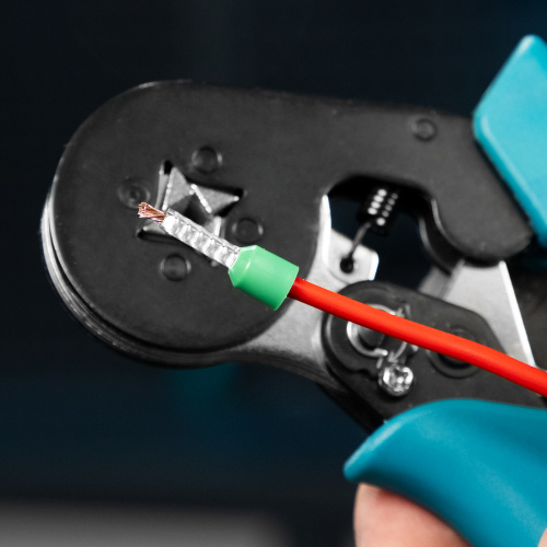 Клещи (пресс-клещи) для обжима наконечников электропроводов с сечением 0.25-8 мм2 Gross по ценам производителя в Москве с доставкой по всей России