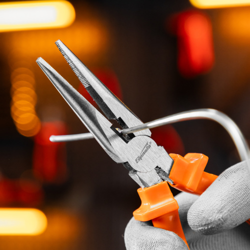 Длинногубцы прямые Classic, 180 мм, шлифованные, пластмассовые рукоятки Sparta по ценам производителя в Москве с доставкой по всей России