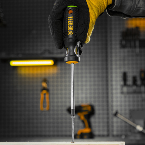 Отвертка PZ2x100 мм, CrV, трехкомпонентная рукоятка Denzel по ценам производителя в Москве с доставкой по всей России