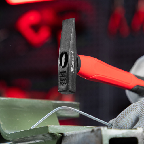 Молоток слесарный optimal, 100 г, фибергласовая обрезиненная рукоятка, квадратный боек Matrix по ценам производителя в Москве с доставкой по всей России