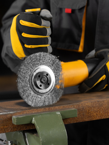 Щетка для УШМ, 125 мм, "Плоская", витая нержавеющая проволока 0.3 мм, посадка 22.2 мм Denzel по ценам производителя в Москве с доставкой по всей России