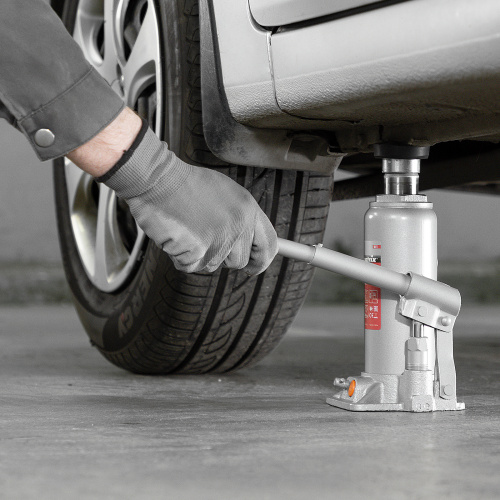 Домкрат гидравлический бутылочный, 6 т, h подъема 216-413 мм, в пластиковом кейсе Matrix по ценам производителя в Москве с доставкой по всей России