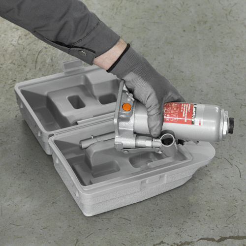 Домкрат гидравлический бутылочный, 6 т, h подъема 216-413 мм, в пластиковом кейсе Matrix по ценам производителя в Москве с доставкой по всей России