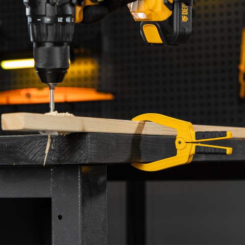 Струбцина клещеобразная, удлиненная 50 х 80 мм двухкомпонентные рукоятки Denzel по ценам производителя в Москве с доставкой по всей России