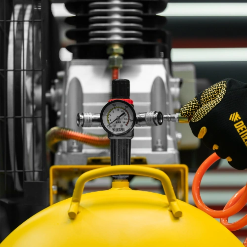 Компрессор воздушный BCI3000-T/200, ременный привод , 3.0 кВт, 200 литров, 530 л/мин Denzel по ценам производителя в Москве с доставкой по всей России