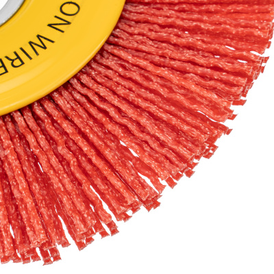 Щетка для УШМ, 125 мм, Плоская, нейлоновая щетина, посадка 22,2 мм Denzel по ценам производителя в Москве с доставкой по всей России