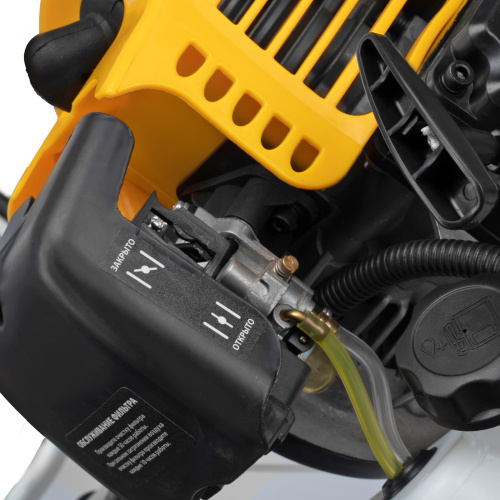 Триммер бензиновый DT-43E, 43 см3, неразъемная штанга, электростартер, состоит из 2 частей Denzel по ценам производителя в Москве с доставкой по всей России