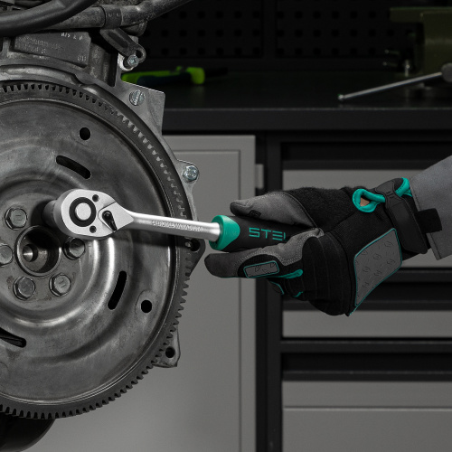 Набор инструментов, 1/2", 1/4", CrV, пластиковый кейс 82 предмета Stels по ценам производителя в Москве с доставкой по всей России