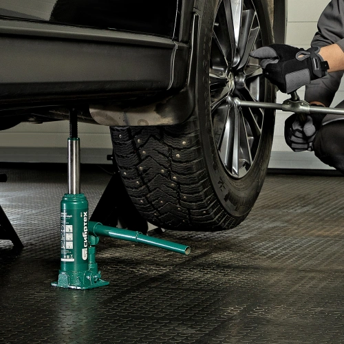 Домкрат гидравлический бутылочный, 3 т, 180-320 мм, в пласт. кейсе Сибртех по ценам производителя в Москве с доставкой по всей России