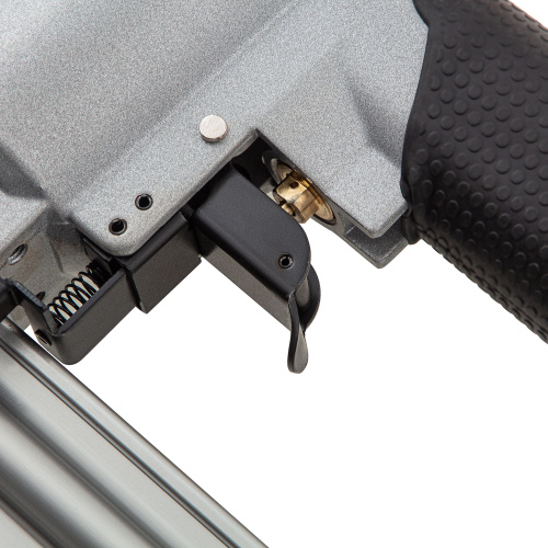 Нейлер пневматический для гвоздей от 10 до 50 мм Matrix по ценам производителя в Москве с доставкой по всей России