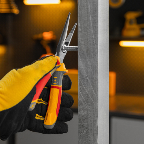 Длинногубцы прямые, диэлектрические рукоятки до 1000 В, трехкомпонентные рукоятки, 205мм Denzel по ценам производителя в Москве с доставкой по всей России