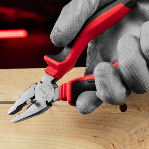 Плоскогубцы комбинированные, 180 мм, хром-ванадий, двухкомпонентные рукоятки Matrix по ценам производителя в Москве с доставкой по всей России