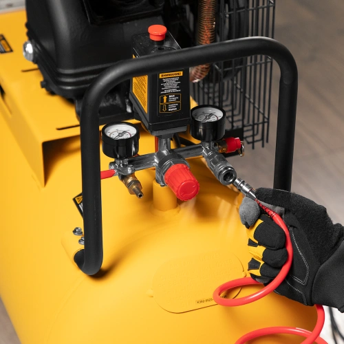 Компрессор воздушный BCV2200/100, ременный привод, 2.2 кВт, 100 литров, 370 л/мин Denzel по ценам производителя в Москве с доставкой по всей России