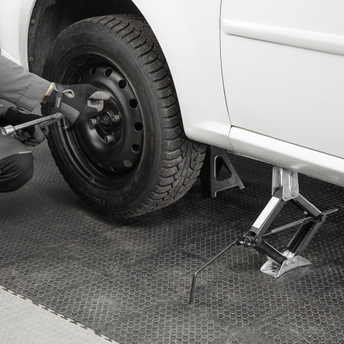 Домкрат ромбический винтовой универсальный ТУ 5.16-469-0213-04, 1.2 т, 135-410 мм Россия по ценам производителя в Москве с доставкой по всей России