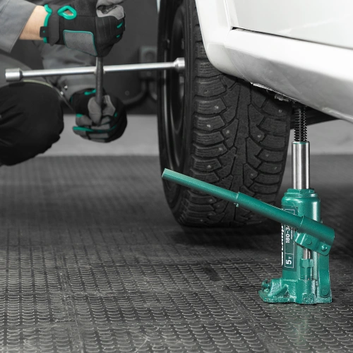 Домкрат гидравлический бутылочный, 5 т, 180-340 мм, в пласт. кейсе Сибртех по ценам производителя в Москве с доставкой по всей России