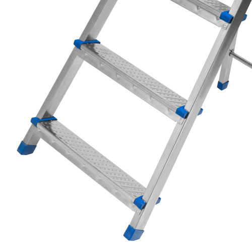 Стремянка, 8 ступеней, стальная, оцинкованная Сибртех по ценам производителя в Москве с доставкой по всей России