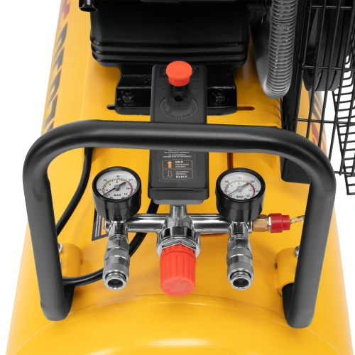 Компрессор воздушный BCV2200/100, ременный привод, 2.2 кВт, 100 литров, 370 л/мин Denzel по ценам производителя в Москве с доставкой по всей России