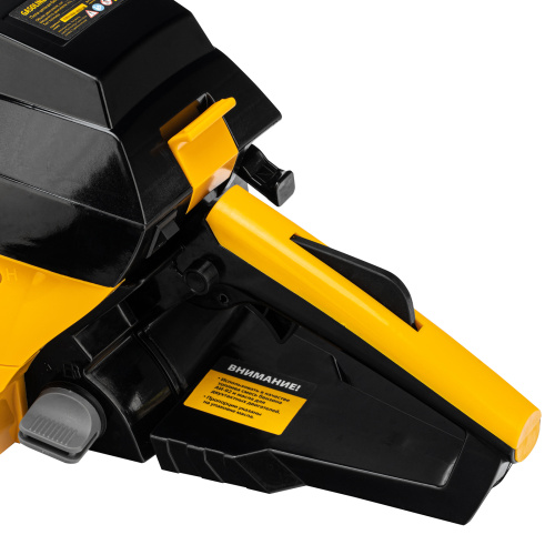 Пила цепная бензиновая DGS-4516, шина 40 см, 45 см3, 3 л.с, шаг 3/8, паз 1.3 мм, 57 звеньев Denzel по ценам производителя в Москве с доставкой по всей России