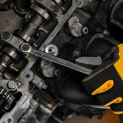 Набор инструментов, 1/2", 1/4", CrV, S2, пластиковый кейс, 64 предмета Denzel по ценам производителя в Москве с доставкой по всей России