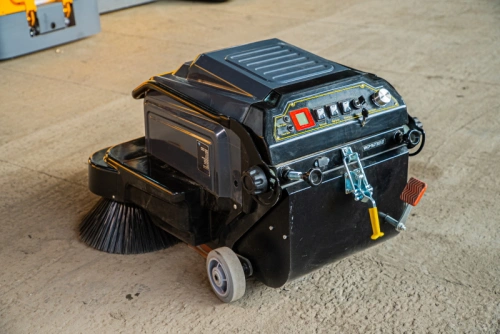 Машина подметальная с АКБ GEL 12/100 В/Ач TOR A100 по ценам производителя в Москве с доставкой по всей России